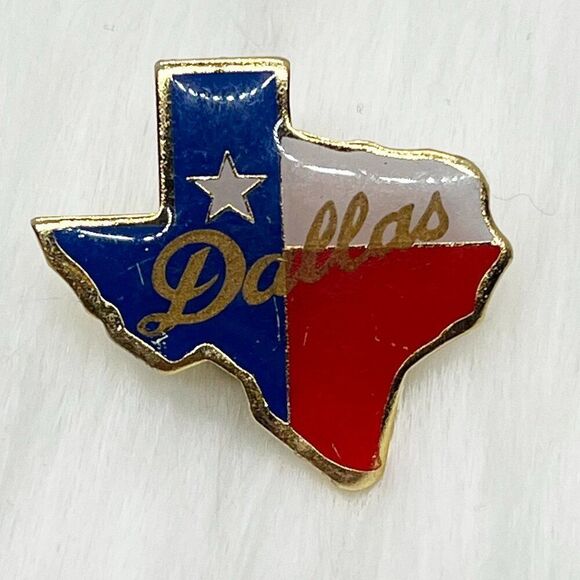 🔮‎ 5/$25 Vintage Dallas Texas Pin - Picture 1 of 2
